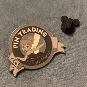 Tinkerbell limited release Disney pin trading